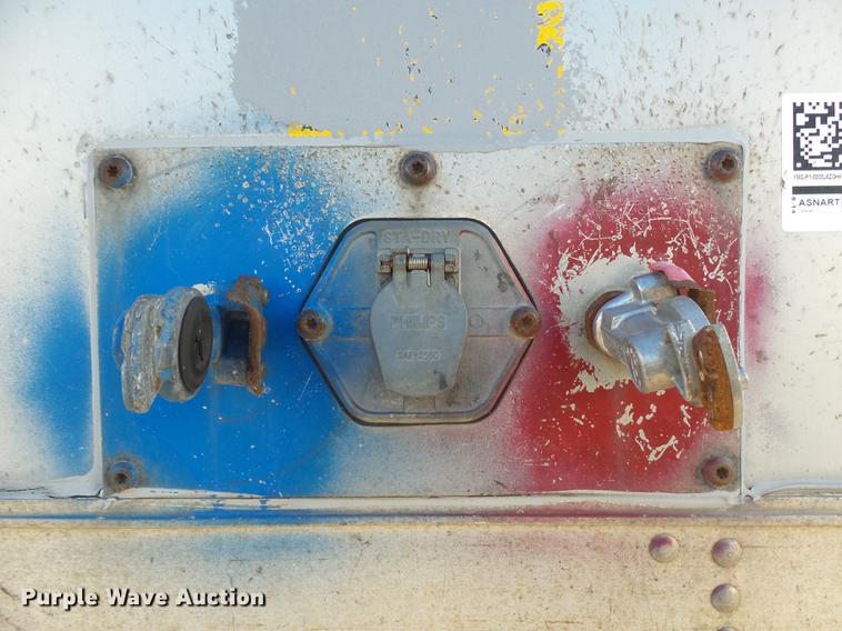 image for item DX9106 2002 Trailmoble dry van trailer