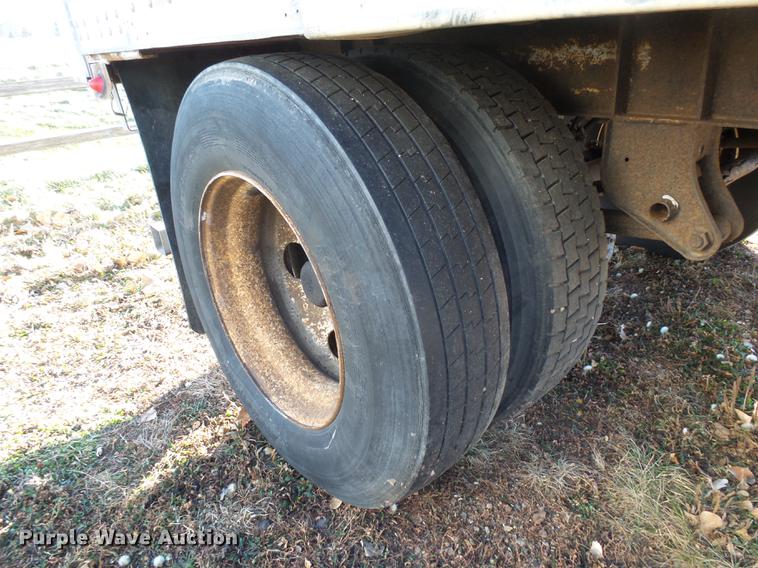 image for item DX9106 2002 Trailmoble dry van trailer