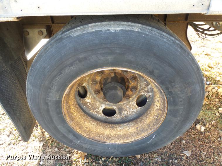 image for item DX9106 2002 Trailmoble dry van trailer