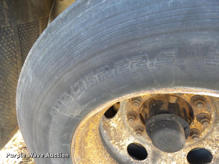 image for item DX9106 2002 Trailmoble dry van trailer