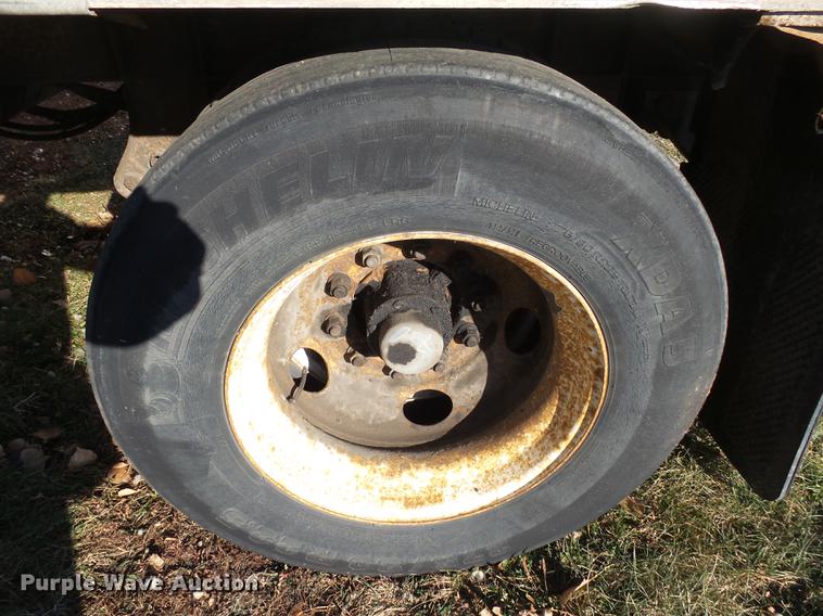 image for item DX9107 2002 Trailmobile dry van trailer