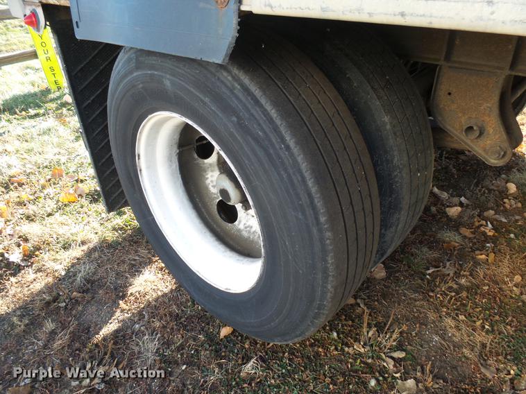 image for item DX9107 2002 Trailmobile dry van trailer