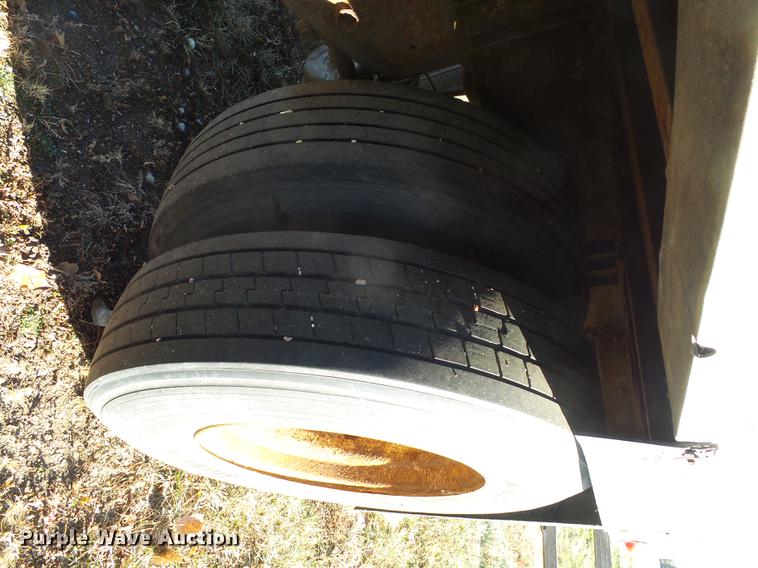 image for item DX9109 2004 Great Dane dry van trailer