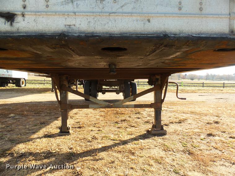 image for item DX9147 2004 Great Dane dry van trailer