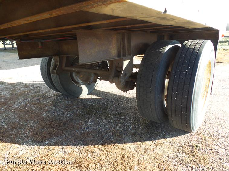 image for item DX9147 2004 Great Dane dry van trailer