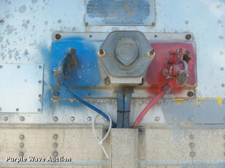 image for item DX9147 2004 Great Dane dry van trailer