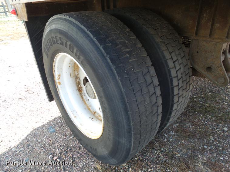 image for item DX9147 2004 Great Dane dry van trailer