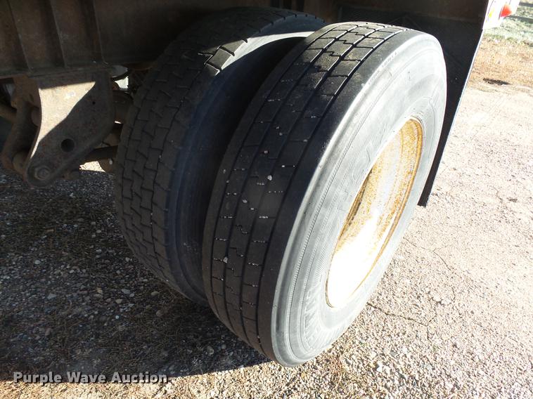 image for item DX9147 2004 Great Dane dry van trailer