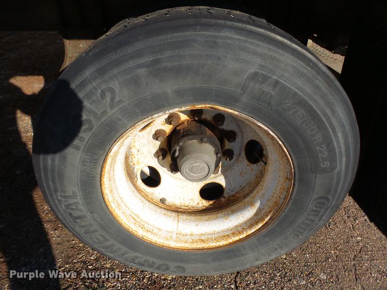 image for item DX9147 2004 Great Dane dry van trailer