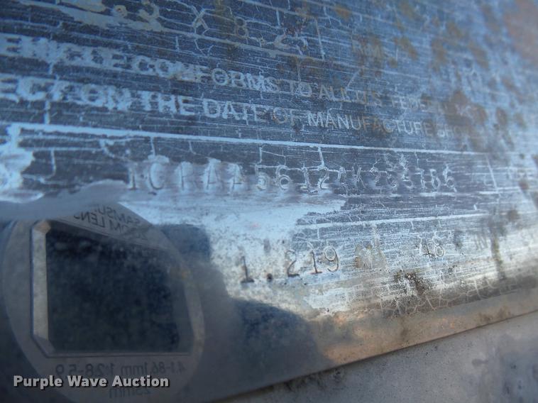 image for item DX9147 2004 Great Dane dry van trailer