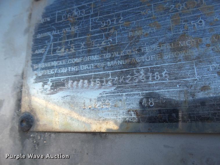 image for item DX9147 2004 Great Dane dry van trailer