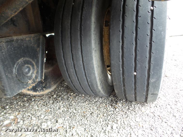 image for item DX9721 2000 Jet drop deck trailer