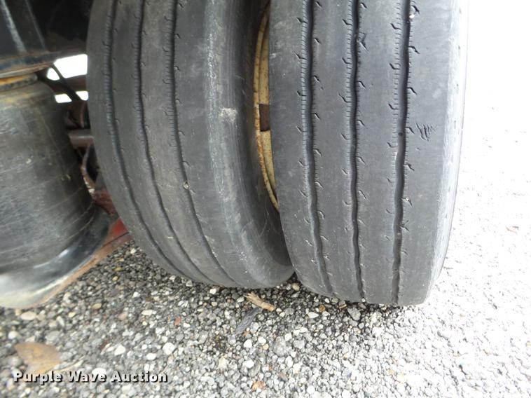 image for item DX9721 2000 Jet drop deck trailer