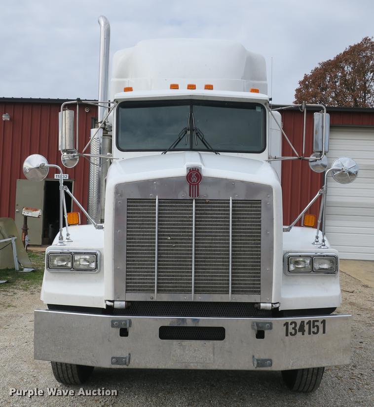 image for item EA9251 2000 Kenworth T800 semi truck