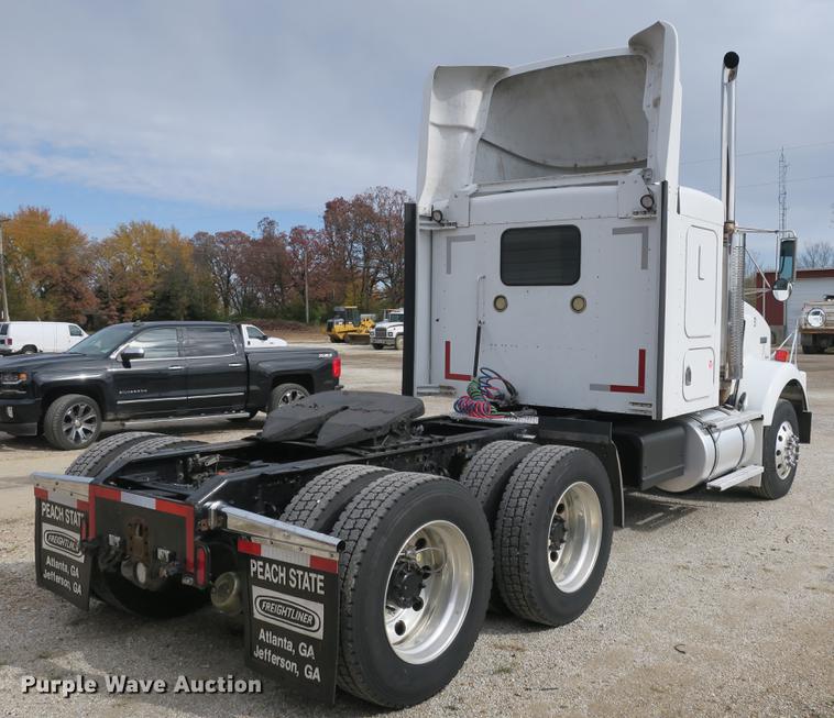 image for item EA9251 2000 Kenworth T800 semi truck