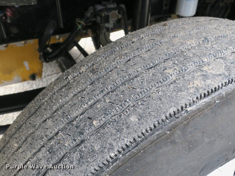 image for item EA9251 2000 Kenworth T800 semi truck