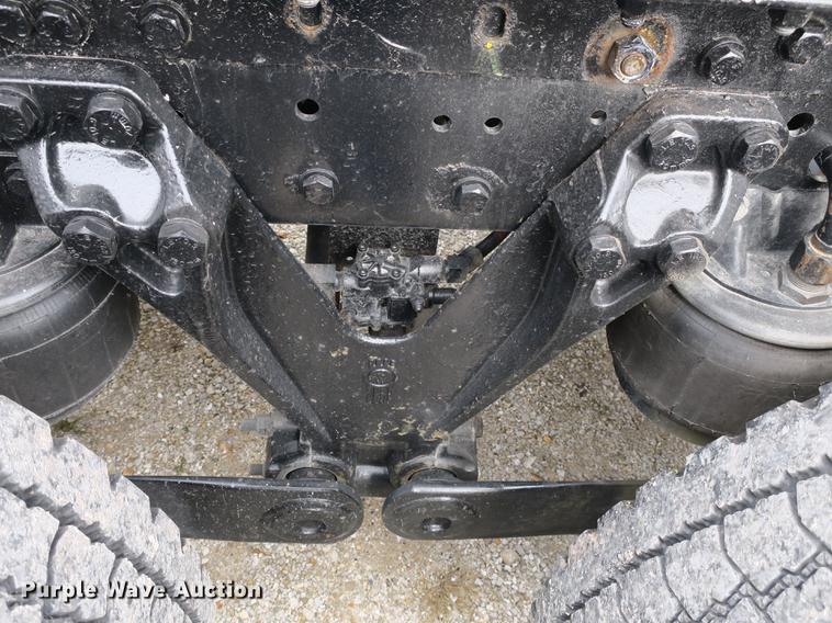 image for item EA9251 2000 Kenworth T800 semi truck