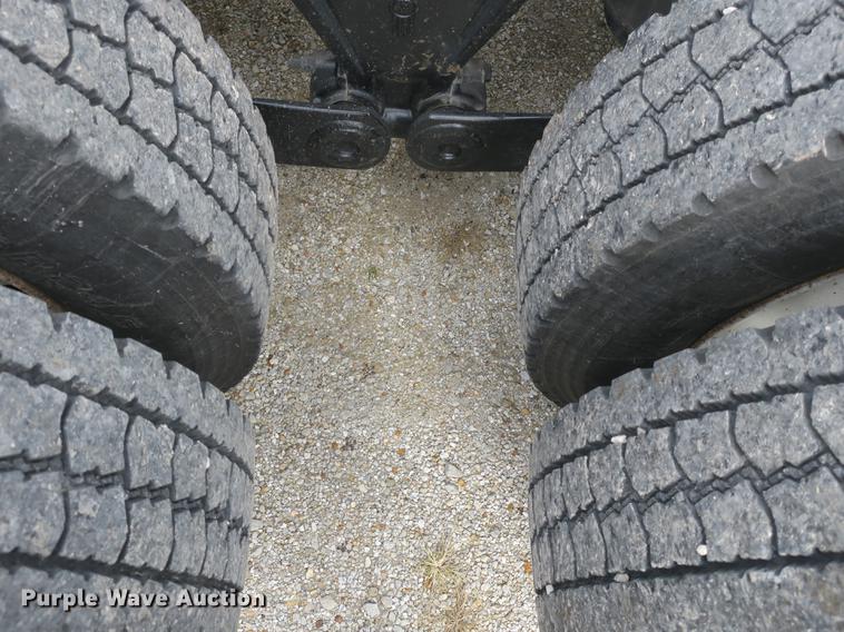 image for item EA9251 2000 Kenworth T800 semi truck