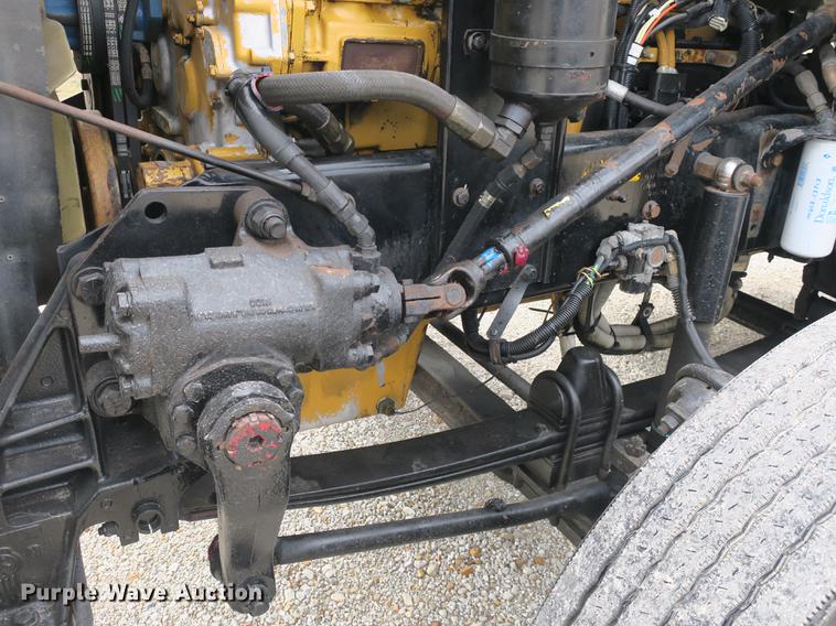 image for item EA9251 2000 Kenworth T800 semi truck