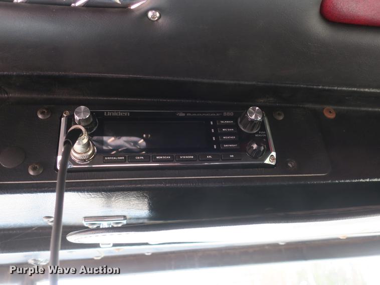 image for item EA9251 2000 Kenworth T800 semi truck