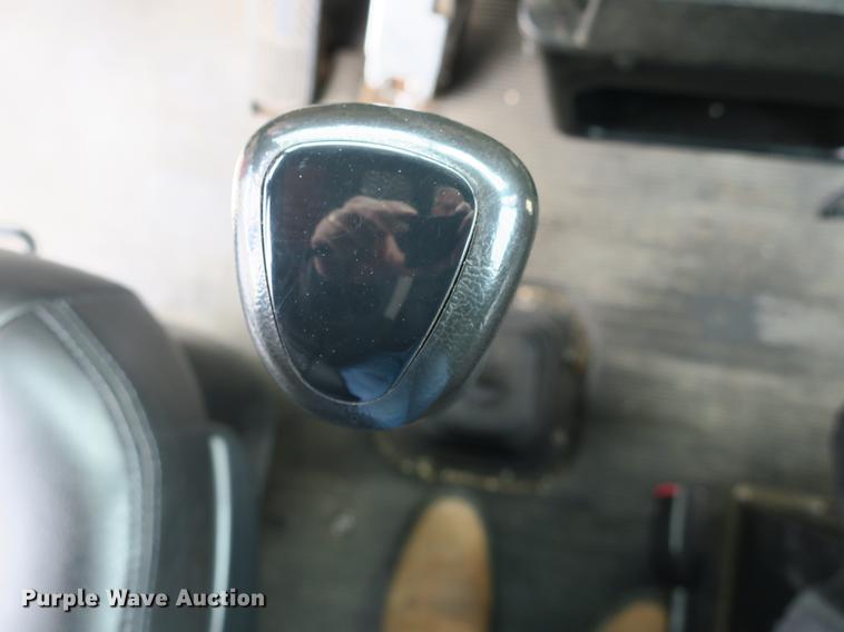 image for item EA9251 2000 Kenworth T800 semi truck