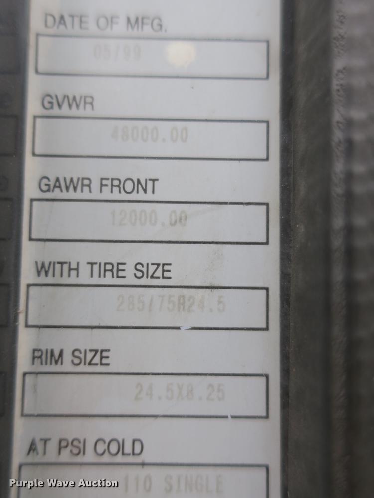 image for item EA9251 2000 Kenworth T800 semi truck