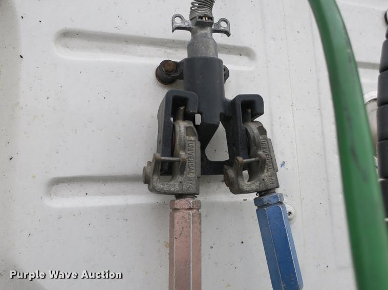 image for item EA9252 1998 Volvo VN semi truck