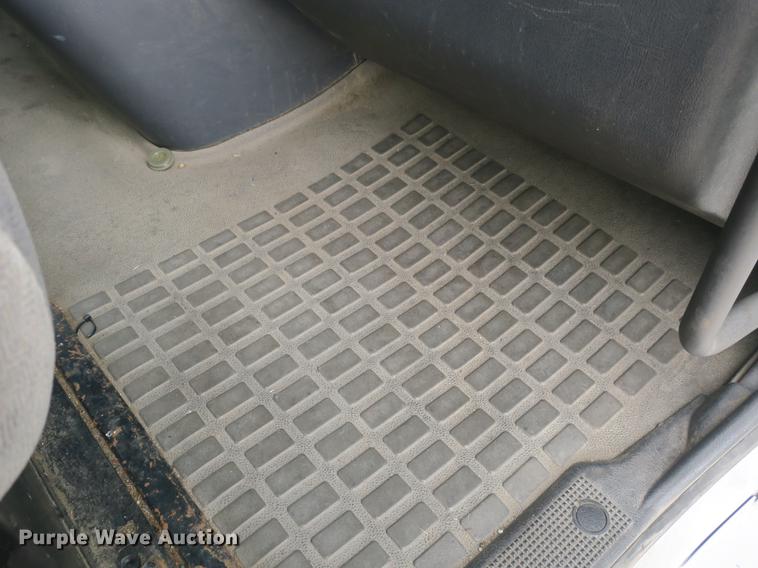 image for item EA9252 1998 Volvo VN semi truck