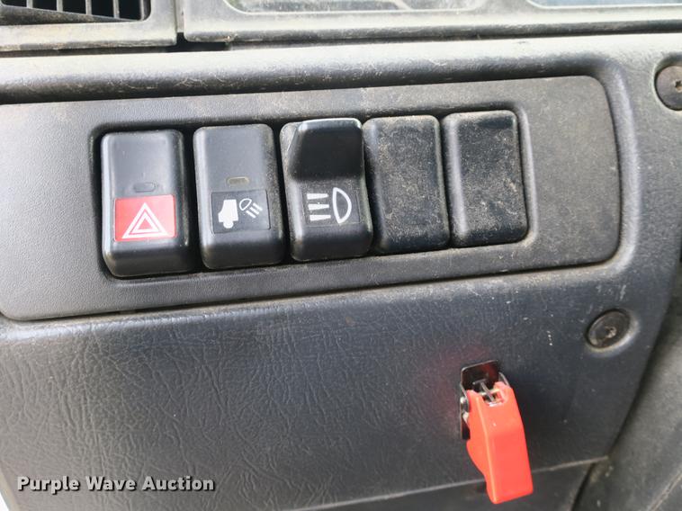 image for item EA9252 1998 Volvo VN semi truck