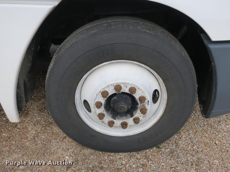 image for item EA9253 2000 Freightliner Century Class truck cab and chassis