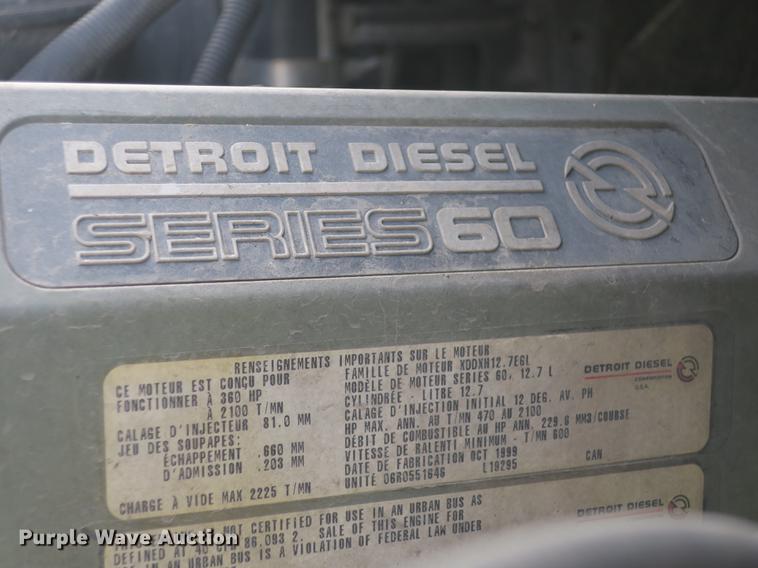 image for item EA9253 2000 Freightliner Century Class truck cab and chassis