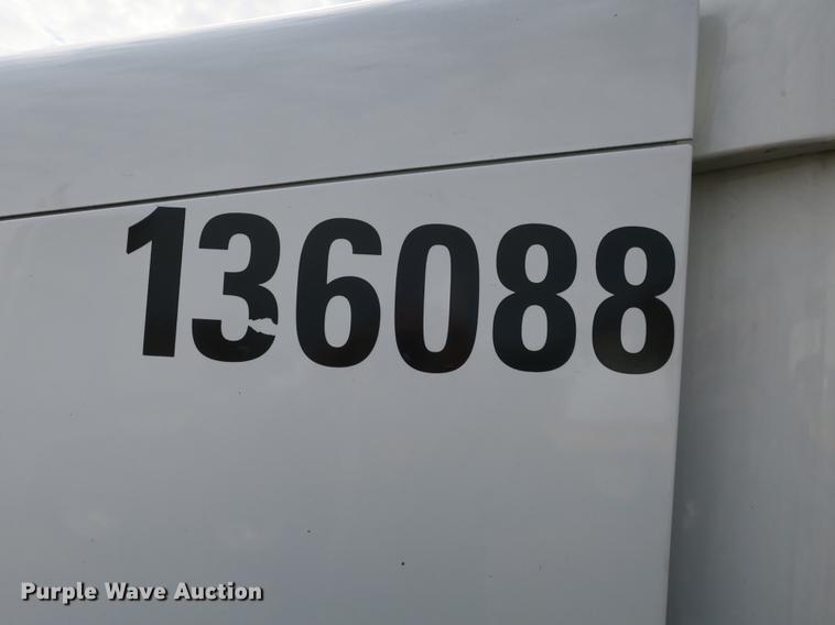 image for item EA9253 2000 Freightliner Century Class truck cab and chassis