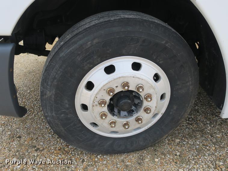 image for item EA9254 2002 Freightliner Columbia semi truck