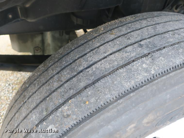 image for item EA9254 2002 Freightliner Columbia semi truck