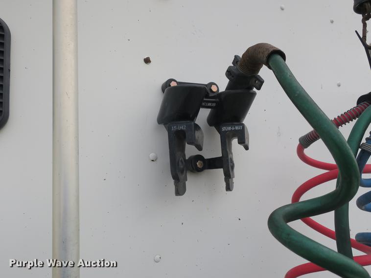 image for item EA9254 2002 Freightliner Columbia semi truck