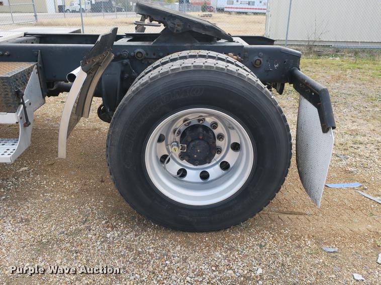 image for item EA9254 2002 Freightliner Columbia semi truck