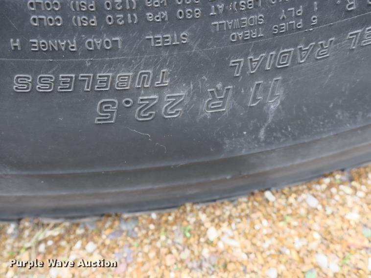 image for item EA9254 2002 Freightliner Columbia semi truck