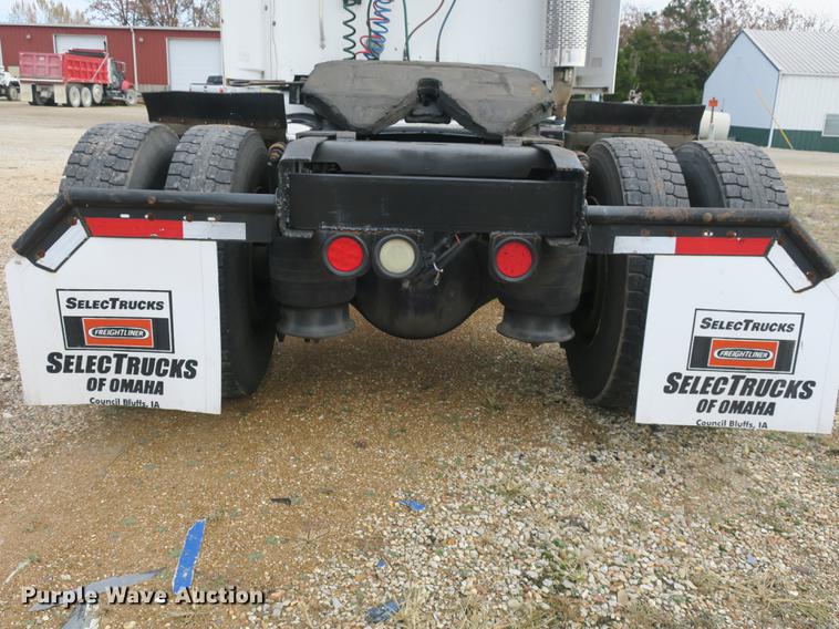 image for item EA9254 2002 Freightliner Columbia semi truck