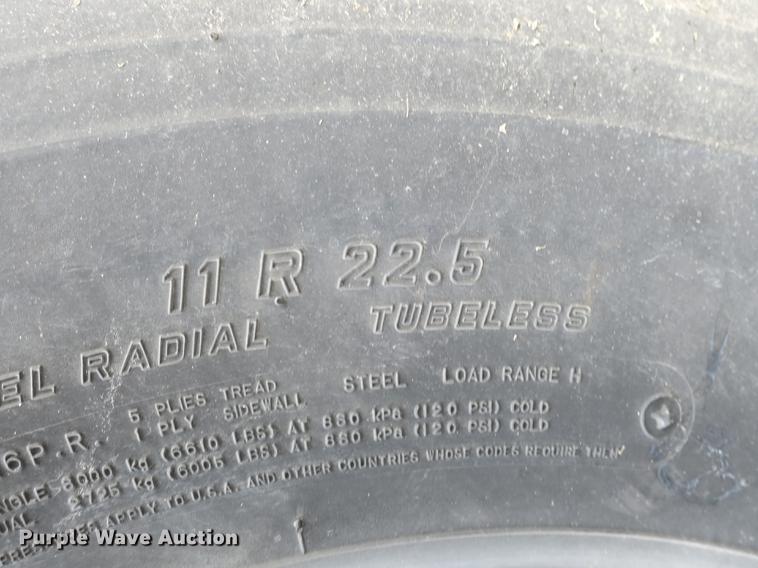 image for item EA9254 2002 Freightliner Columbia semi truck