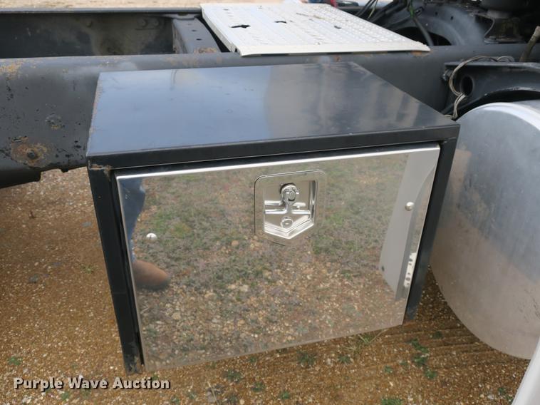 image for item EA9254 2002 Freightliner Columbia semi truck