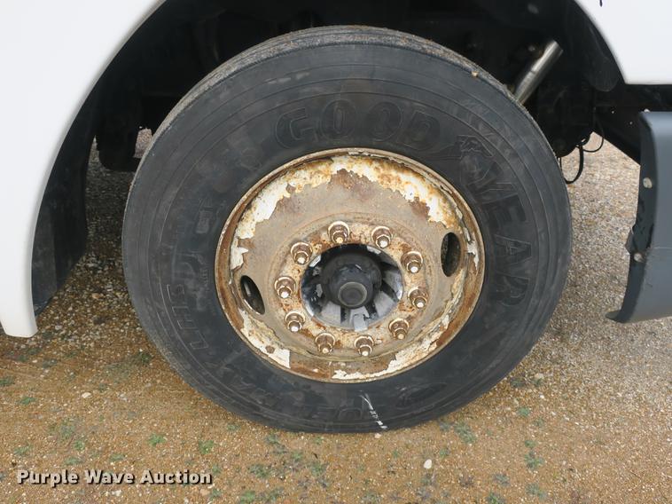 image for item EA9254 2002 Freightliner Columbia semi truck