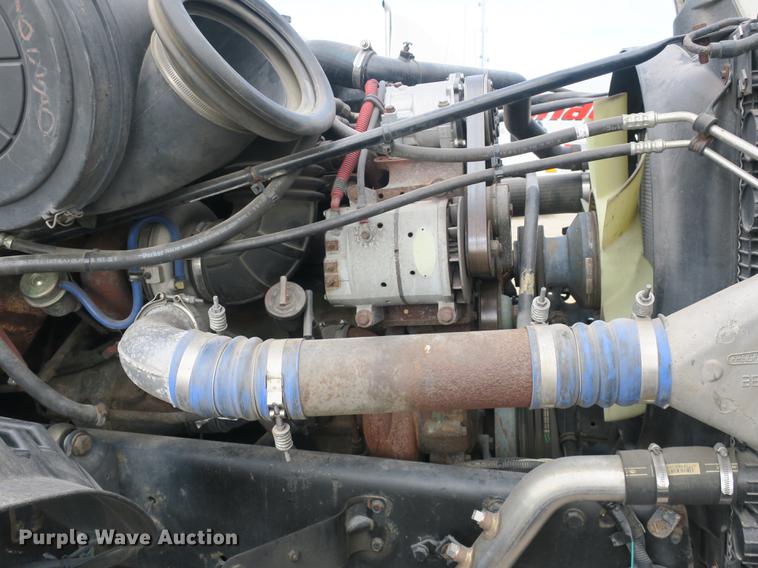 image for item EA9254 2002 Freightliner Columbia semi truck