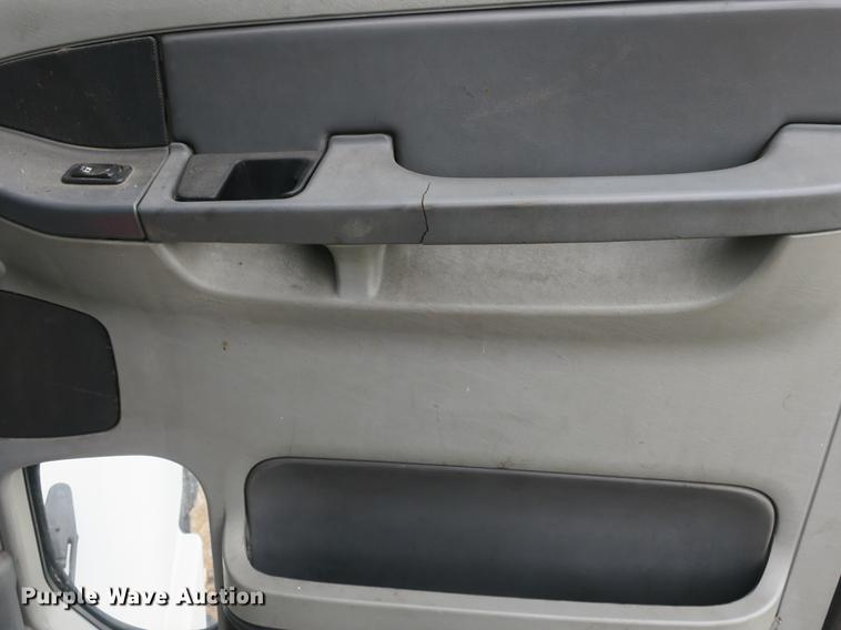 image for item EA9254 2002 Freightliner Columbia semi truck