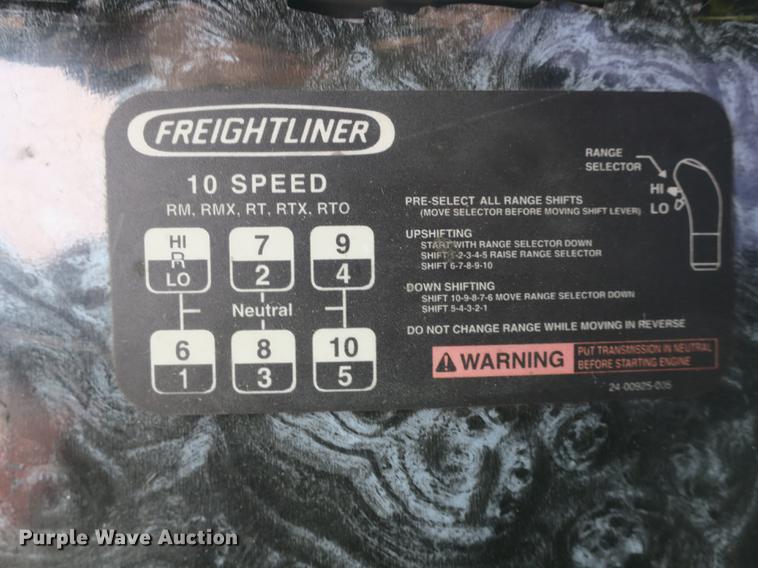 image for item EA9254 2002 Freightliner Columbia semi truck