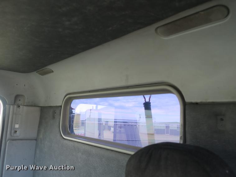 image for item EA9254 2002 Freightliner Columbia semi truck