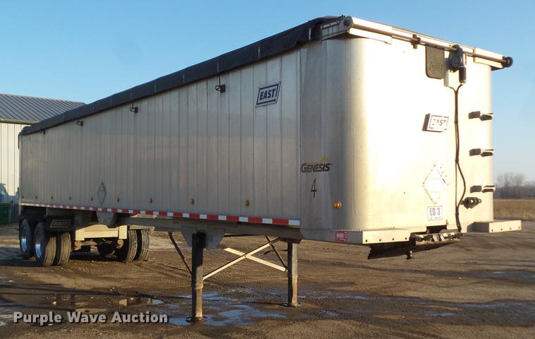 image for item EM9020 2008 East end dump trailer