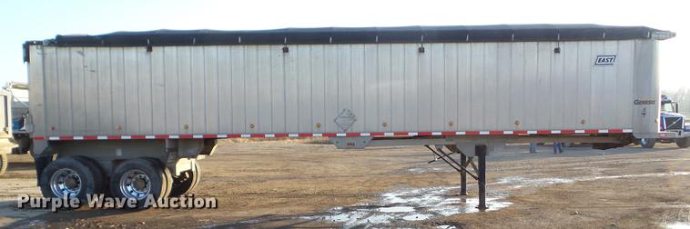 image for item EM9020 2008 East end dump trailer