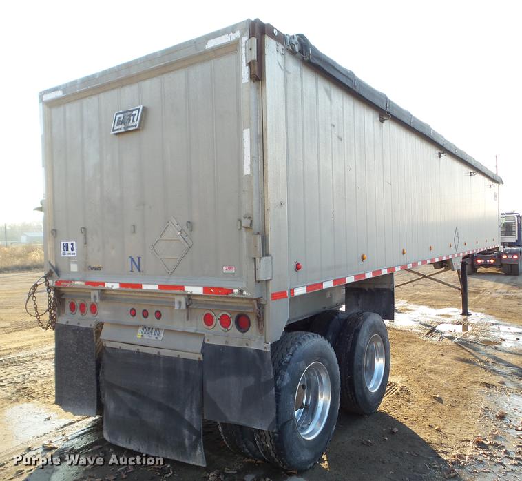 image for item EM9020 2008 East end dump trailer