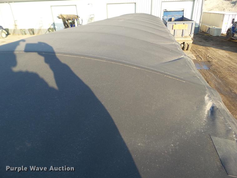 image for item EM9020 2008 East end dump trailer