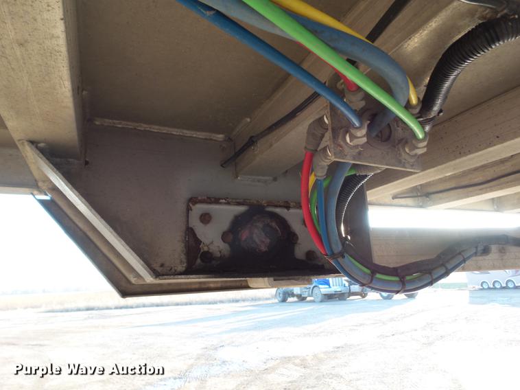 image for item EM9020 2008 East end dump trailer